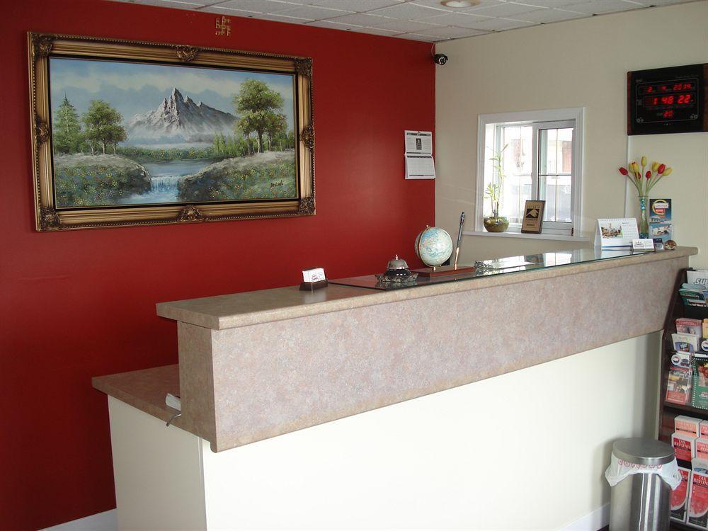 Lincoln Motel Sturgeon Falls Exterior photo