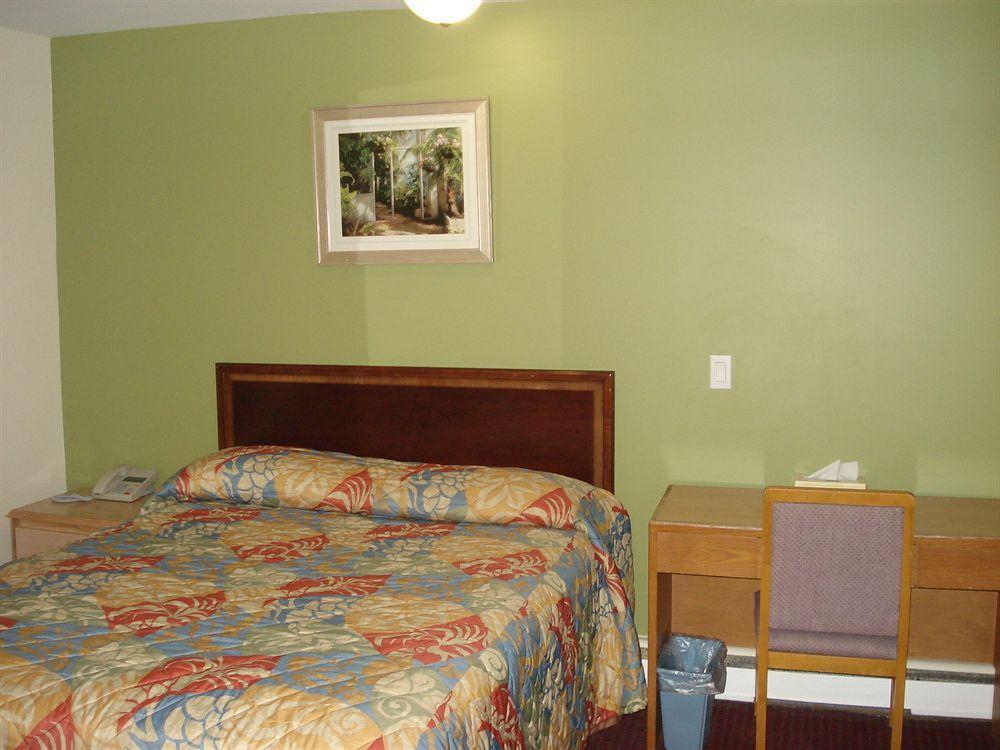 Lincoln Motel Sturgeon Falls Exterior photo