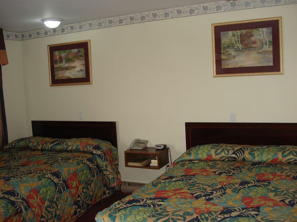 Lincoln Motel Sturgeon Falls Exterior photo