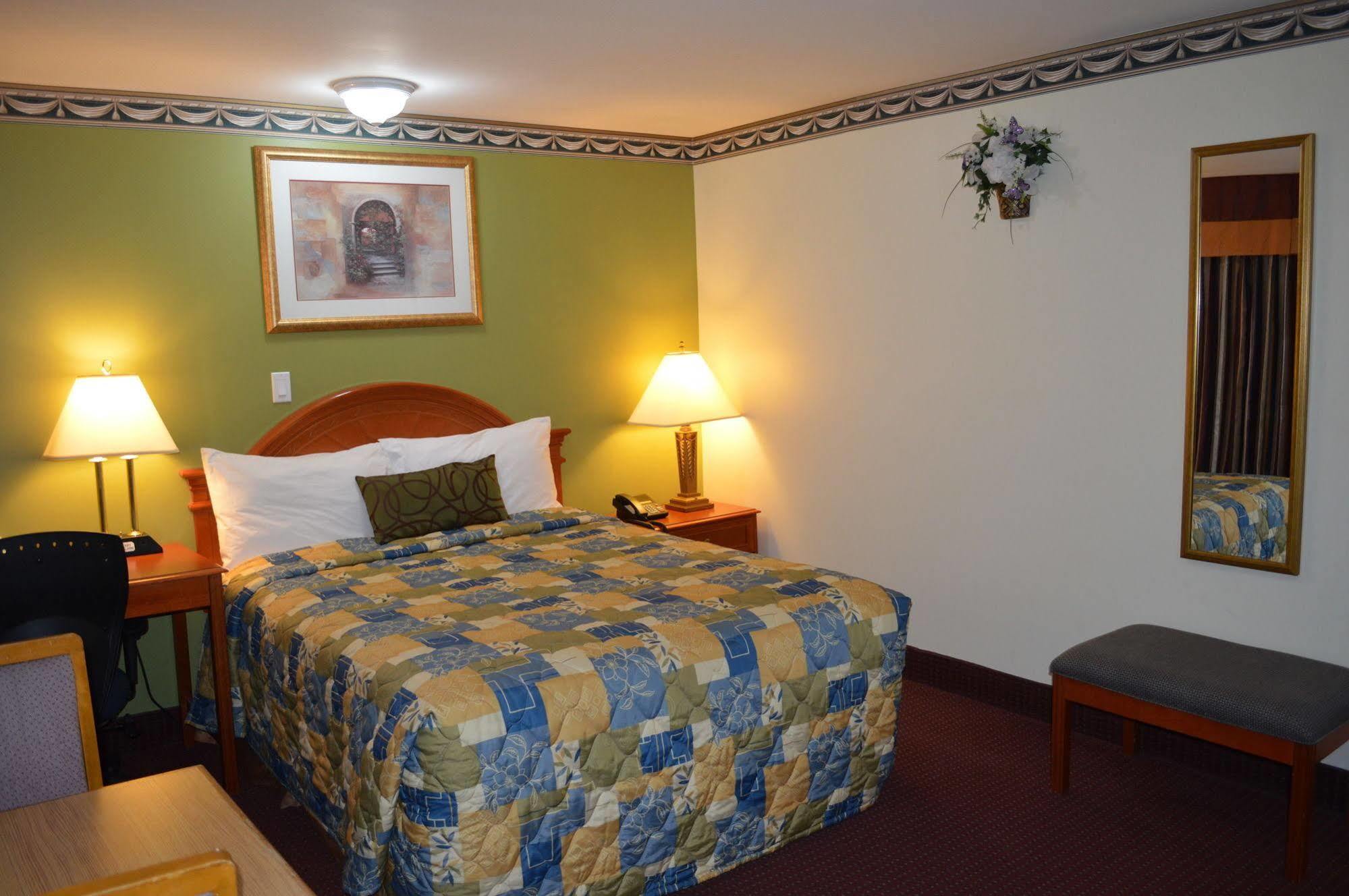 Lincoln Motel Sturgeon Falls Exterior photo