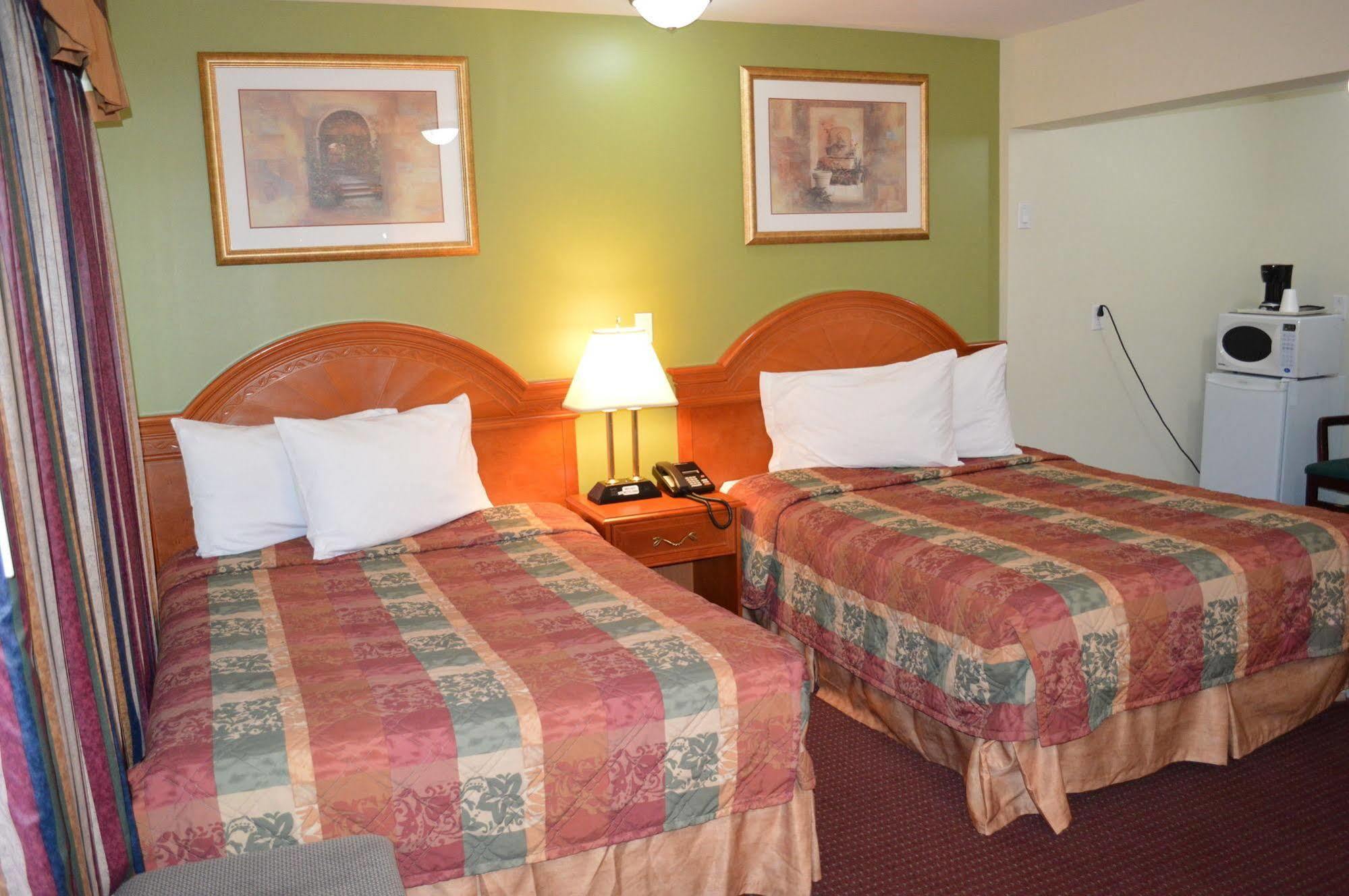 Lincoln Motel Sturgeon Falls Exterior photo