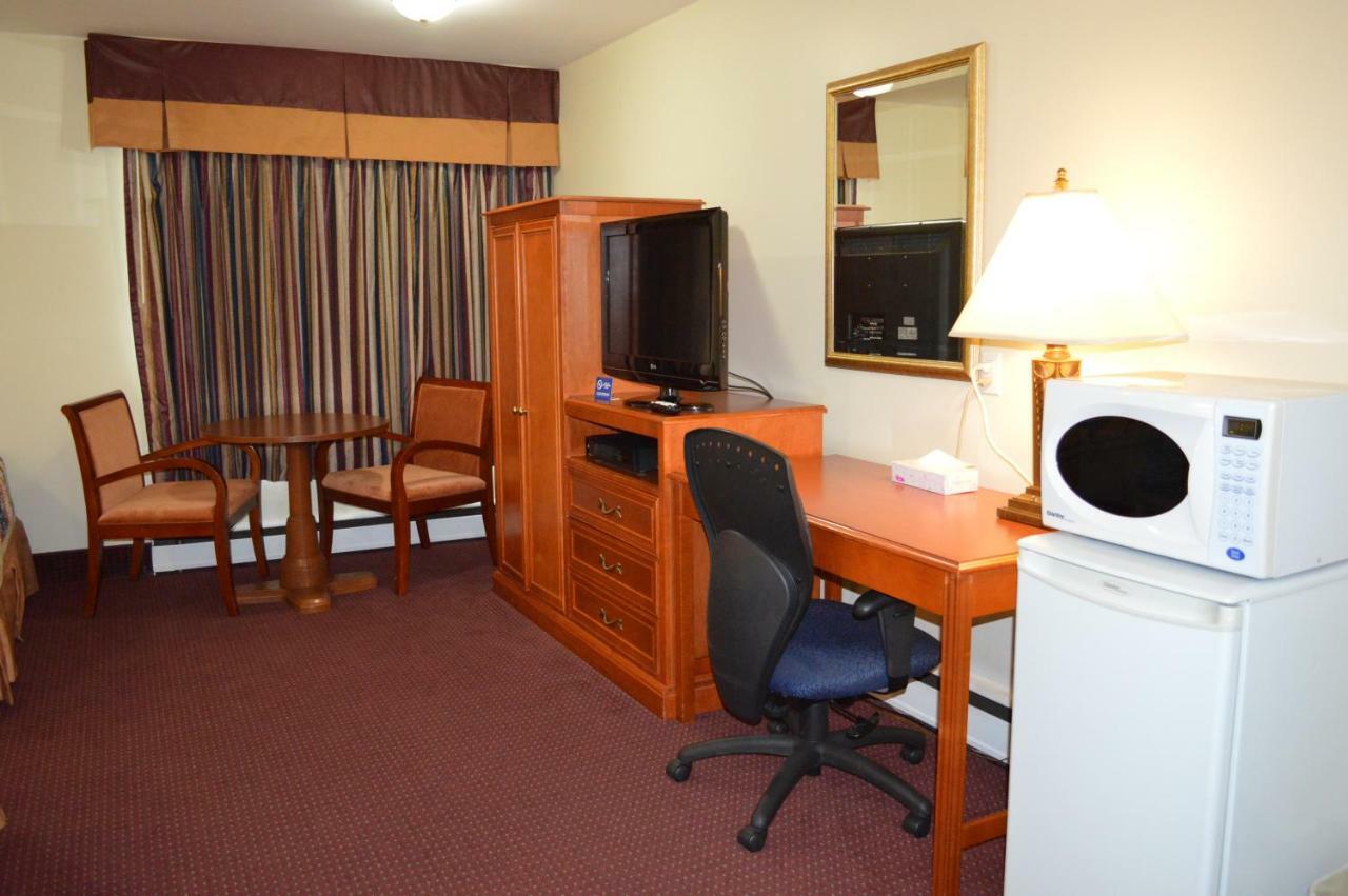 Lincoln Motel Sturgeon Falls Exterior photo