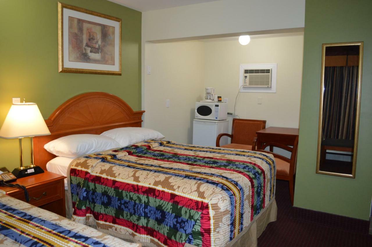 Lincoln Motel Sturgeon Falls Exterior photo