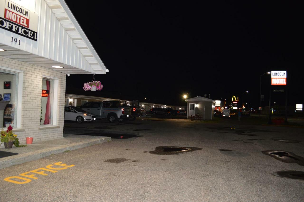 Lincoln Motel Sturgeon Falls Exterior photo